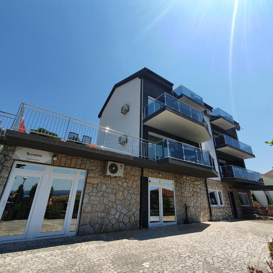 Apartments Blazevic, Heated Pool&Jacuzzi Драмаль Екстер'єр фото